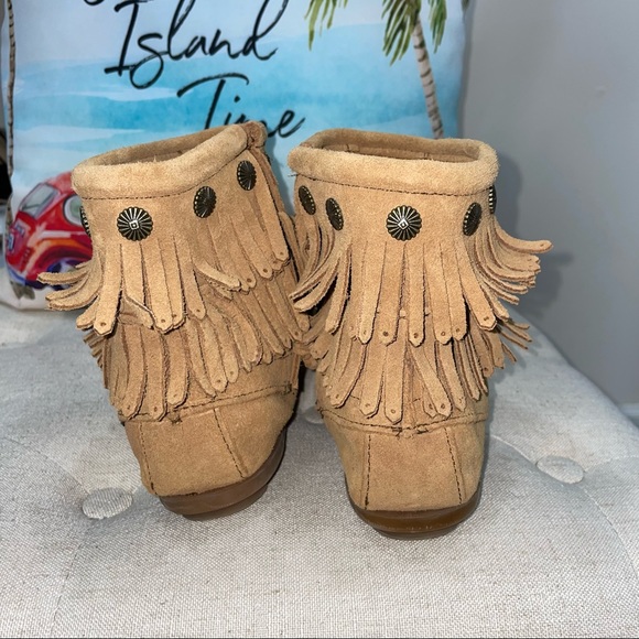 Minnetonka Moccasins Double Fringe Side Zip Taupe Suede Boots Size 8.5 - Picture 7 of 12